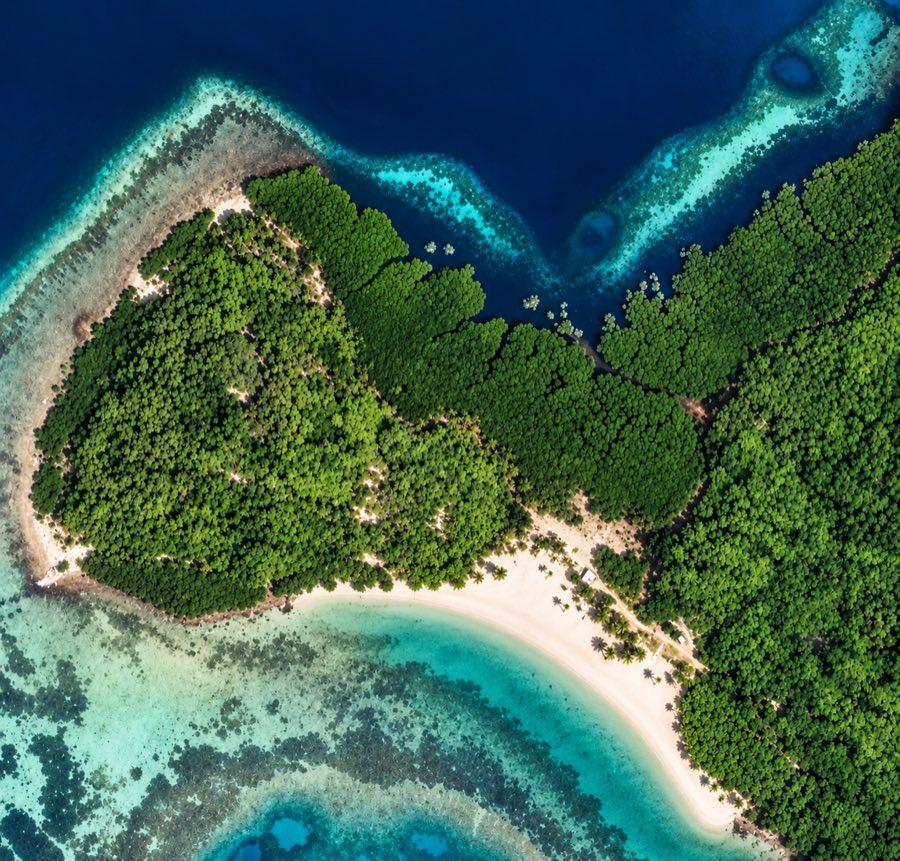 Render aéreo ilustrativo de la isla y su entorno marino